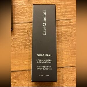 bare Minerals Liquid Mineral Foundation - Medium 10